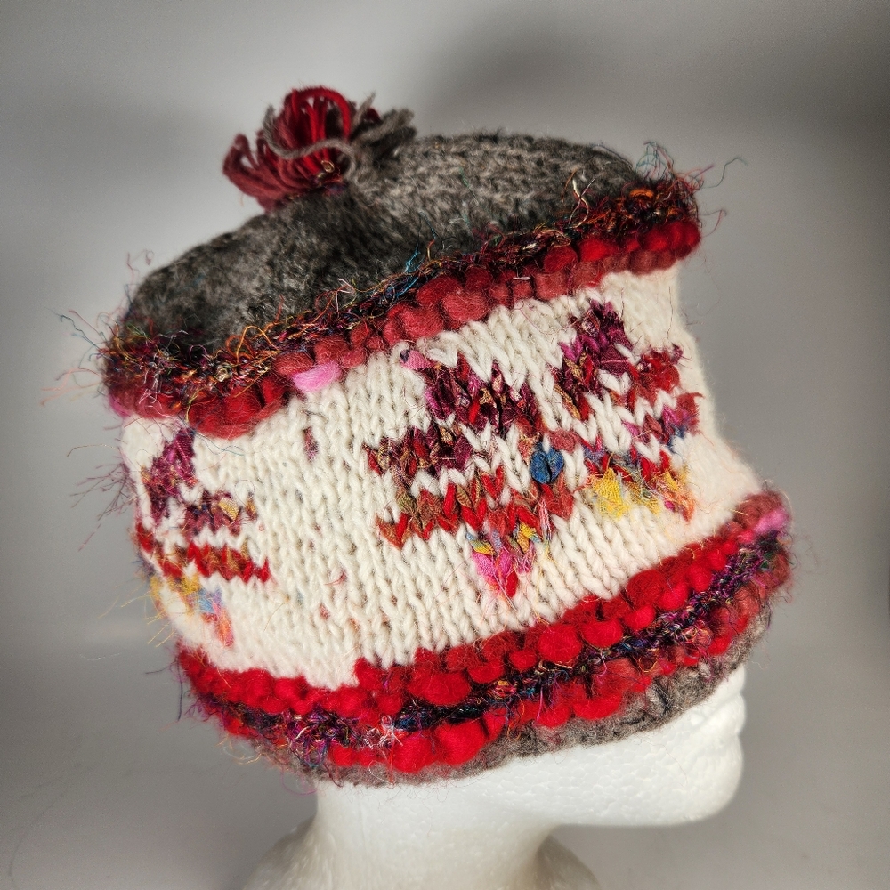 Beanie Hat One Size Gray Red 100% Wool Snowflake Winter Made Nepal Pom Pom - Picture 8 of 9